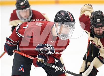 Thumbnail 3 in Loomis vs. Avon Old Farms (Avon Christmas Classic Final) photogallery.