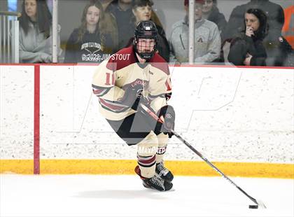 Thumbnail 2 in Loomis vs. Avon Old Farms (Avon Christmas Classic Final) photogallery.