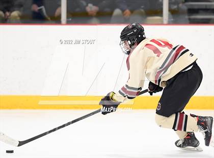 Thumbnail 1 in Loomis vs. Avon Old Farms (Avon Christmas Classic Final) photogallery.