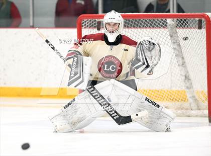 Thumbnail 1 in Loomis vs. Avon Old Farms (Avon Christmas Classic Final) photogallery.
