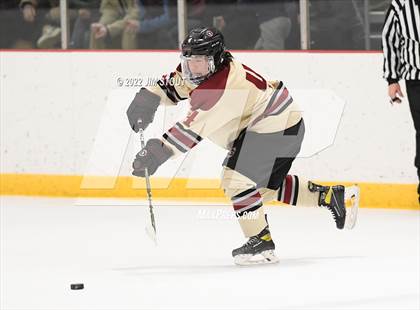 Thumbnail 1 in Loomis vs. Avon Old Farms (Avon Christmas Classic Final) photogallery.
