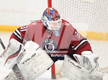 Thumbnail 2 in Loomis vs. Avon Old Farms (Avon Christmas Classic Final) photogallery.