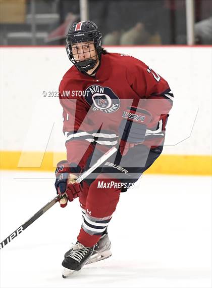 Thumbnail 1 in Loomis vs. Avon Old Farms (Avon Christmas Classic Final) photogallery.