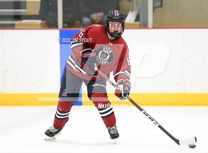 Thumbnail 3 in Loomis vs. Avon Old Farms (Avon Christmas Classic Final) photogallery.