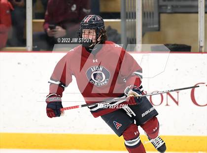 Thumbnail 3 in Loomis vs. Avon Old Farms (Avon Christmas Classic Final) photogallery.