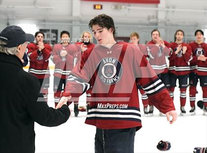 Thumbnail 2 in Loomis vs. Avon Old Farms (Avon Christmas Classic Final) photogallery.