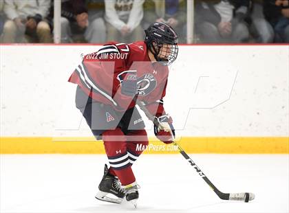 Thumbnail 2 in Loomis vs. Avon Old Farms (Avon Christmas Classic Final) photogallery.