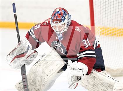 Thumbnail 3 in Loomis vs. Avon Old Farms (Avon Christmas Classic Final) photogallery.