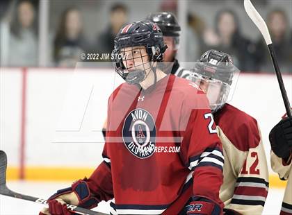 Thumbnail 3 in Loomis vs. Avon Old Farms (Avon Christmas Classic Final) photogallery.
