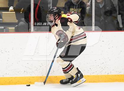 Thumbnail 1 in Loomis vs. Avon Old Farms (Avon Christmas Classic Final) photogallery.