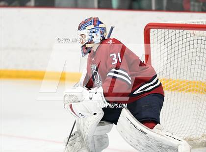 Thumbnail 3 in Loomis vs. Avon Old Farms (Avon Christmas Classic Final) photogallery.