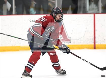 Thumbnail 3 in Loomis vs. Avon Old Farms (Avon Christmas Classic Final) photogallery.