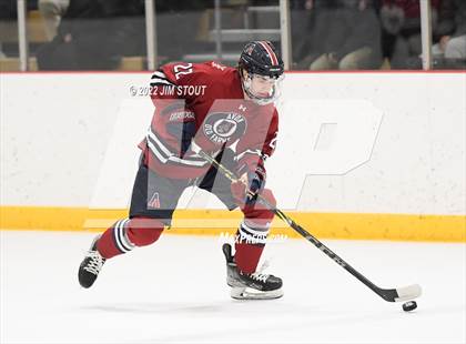 Thumbnail 2 in Loomis vs. Avon Old Farms (Avon Christmas Classic Final) photogallery.