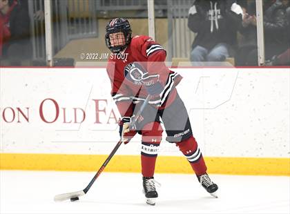 Thumbnail 2 in Loomis vs. Avon Old Farms (Avon Christmas Classic Final) photogallery.