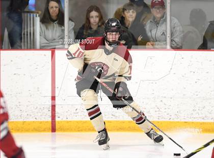 Thumbnail 2 in Loomis vs. Avon Old Farms (Avon Christmas Classic Final) photogallery.