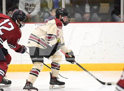 Thumbnail 1 in Loomis vs. Avon Old Farms (Avon Christmas Classic Final) photogallery.
