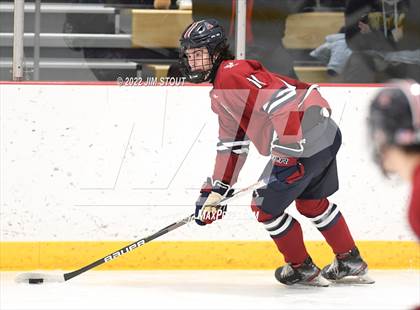 Thumbnail 1 in Loomis vs. Avon Old Farms (Avon Christmas Classic Final) photogallery.