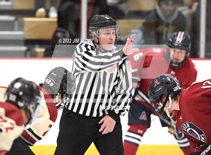 Thumbnail 3 in Loomis vs. Avon Old Farms (Avon Christmas Classic Final) photogallery.