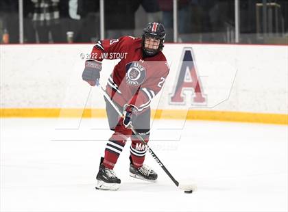 Thumbnail 2 in Loomis vs. Avon Old Farms (Avon Christmas Classic Final) photogallery.