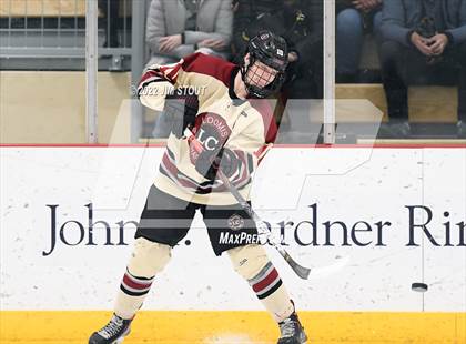 Thumbnail 3 in Loomis vs. Avon Old Farms (Avon Christmas Classic Final) photogallery.