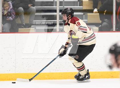 Thumbnail 3 in Loomis vs. Avon Old Farms (Avon Christmas Classic Final) photogallery.
