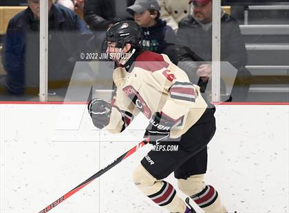 Thumbnail 2 in Loomis vs. Avon Old Farms (Avon Christmas Classic Final) photogallery.