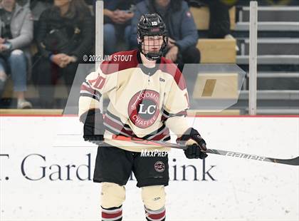 Thumbnail 1 in Loomis vs. Avon Old Farms (Avon Christmas Classic Final) photogallery.