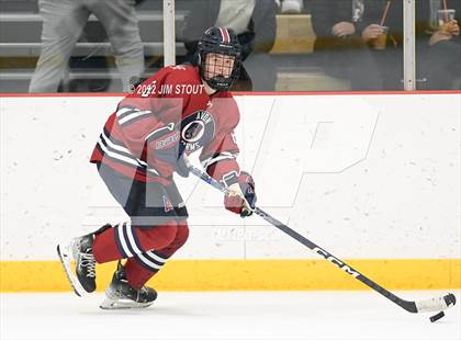 Thumbnail 3 in Loomis vs. Avon Old Farms (Avon Christmas Classic Final) photogallery.