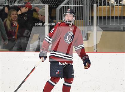 Thumbnail 2 in Loomis vs. Avon Old Farms (Avon Christmas Classic Final) photogallery.