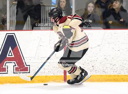 Thumbnail 2 in Loomis vs. Avon Old Farms (Avon Christmas Classic Final) photogallery.