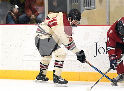 Thumbnail 2 in Loomis vs. Avon Old Farms (Avon Christmas Classic Final) photogallery.