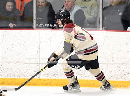 Thumbnail 1 in Loomis vs. Avon Old Farms (Avon Christmas Classic Final) photogallery.