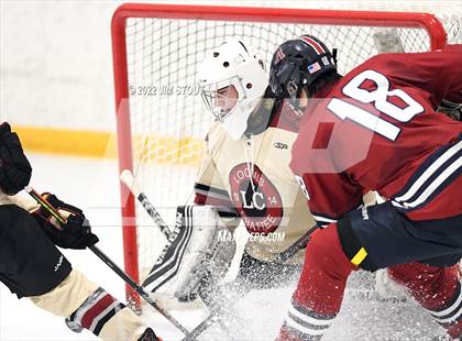 Thumbnail 2 in Loomis vs. Avon Old Farms (Avon Christmas Classic Final) photogallery.