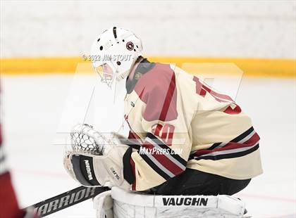 Thumbnail 3 in Loomis vs. Avon Old Farms (Avon Christmas Classic Final) photogallery.