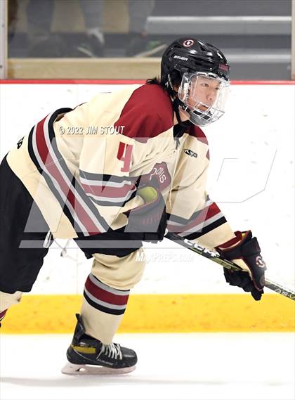 Thumbnail 3 in Loomis vs. Avon Old Farms (Avon Christmas Classic Final) photogallery.
