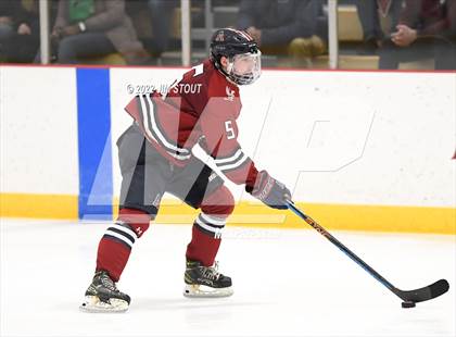 Thumbnail 1 in Loomis vs. Avon Old Farms (Avon Christmas Classic Final) photogallery.