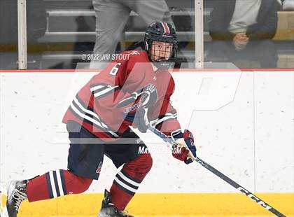 Thumbnail 2 in Loomis vs. Avon Old Farms (Avon Christmas Classic Final) photogallery.