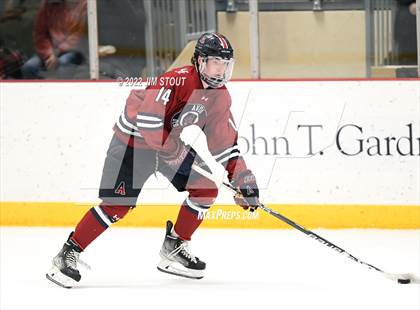 Thumbnail 1 in Loomis vs. Avon Old Farms (Avon Christmas Classic Final) photogallery.