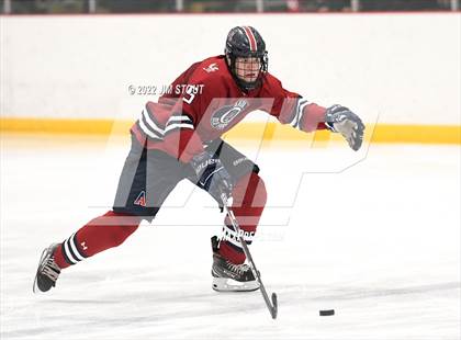 Thumbnail 1 in Loomis vs. Avon Old Farms (Avon Christmas Classic Final) photogallery.