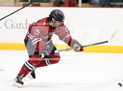 Thumbnail 1 in Loomis vs. Avon Old Farms (Avon Christmas Classic Final) photogallery.