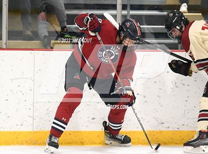 Thumbnail 1 in Loomis vs. Avon Old Farms (Avon Christmas Classic Final) photogallery.