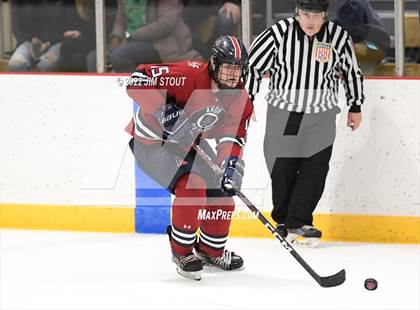 Thumbnail 3 in Loomis vs. Avon Old Farms (Avon Christmas Classic Final) photogallery.