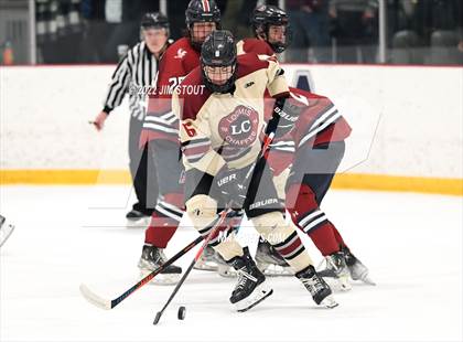 Thumbnail 1 in Loomis vs. Avon Old Farms (Avon Christmas Classic Final) photogallery.