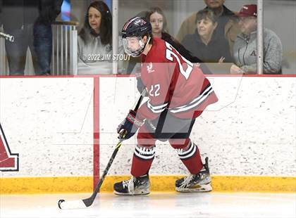 Thumbnail 2 in Loomis vs. Avon Old Farms (Avon Christmas Classic Final) photogallery.
