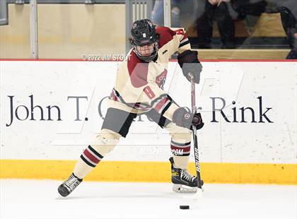 Thumbnail 1 in Loomis vs. Avon Old Farms (Avon Christmas Classic Final) photogallery.