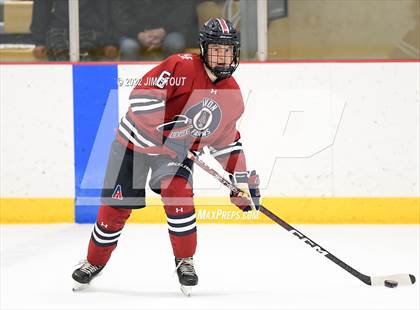 Thumbnail 2 in Loomis vs. Avon Old Farms (Avon Christmas Classic Final) photogallery.