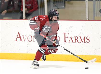 Thumbnail 2 in Loomis vs. Avon Old Farms (Avon Christmas Classic Final) photogallery.