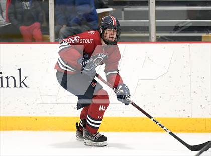 Thumbnail 2 in Loomis vs. Avon Old Farms (Avon Christmas Classic Final) photogallery.