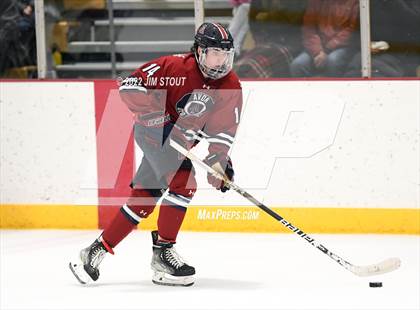 Thumbnail 3 in Loomis vs. Avon Old Farms (Avon Christmas Classic Final) photogallery.