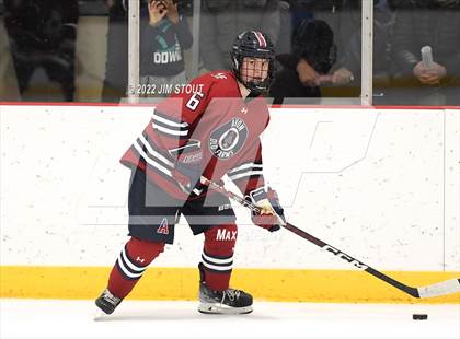 Thumbnail 2 in Loomis vs. Avon Old Farms (Avon Christmas Classic Final) photogallery.